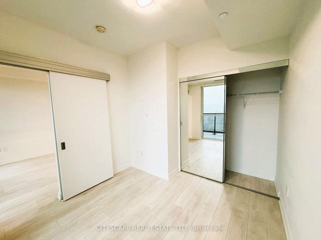 1407 - 30 Ordnance St, Condo with 2 bedrooms, 2 bathrooms and 0 parking in Toronto ON | Image 4