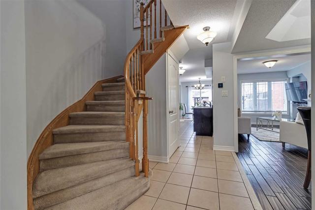 71 Whitefoot Cres, House attached with 3 bedrooms, 4 bathrooms and 2 parking in Ajax ON | Image 15