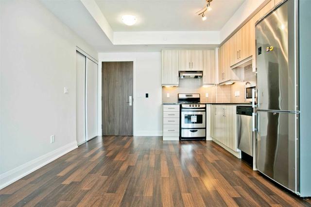 1002 - 68 Canterbury Pl, Condo with 2 bedrooms, 2 bathrooms and 1 parking in Toronto ON | Image 3