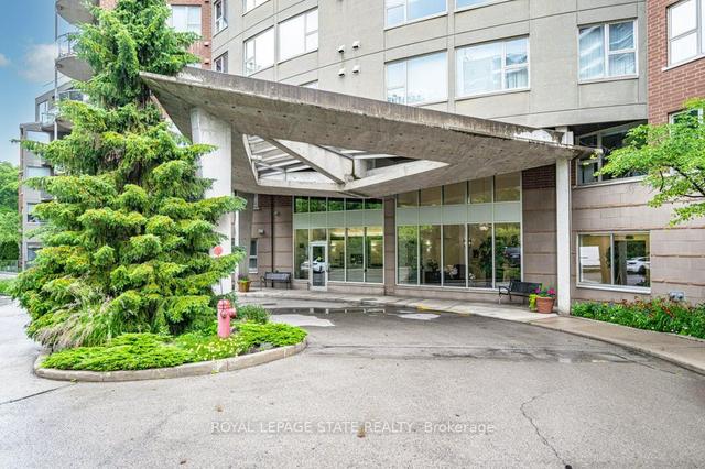 301 - 77 Governor's Rd, Condo with 2 bedrooms, 2 bathrooms and 1 parking in Hamilton ON | Image 12