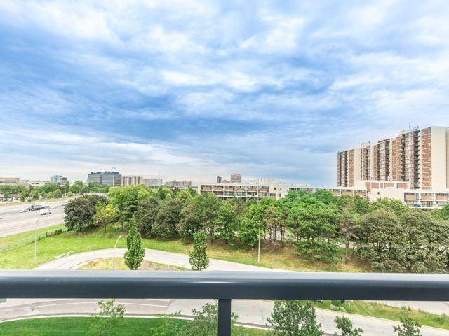 507 - 1 Valhalla Inn Rd, Condo with 2 bedrooms, 1 bathrooms and 2 parking in Toronto ON | Image 2