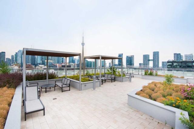 1606 - 525 Adelaide St W, Condo with 3 bedrooms, 2 bathrooms and 1 parking in Toronto ON | Image 17