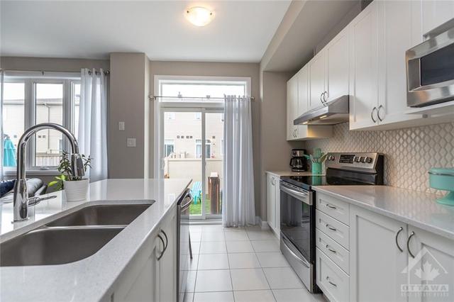 152 Gardenpost Terrace, Townhouse with 3 bedrooms, 3 bathrooms and 3 parking in Ottawa ON | Image 12