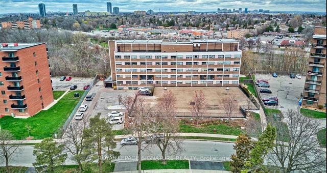 202 - 188 Mill St S, Condo with 2 bedrooms, 1 bathrooms and 1 parking in Brampton ON | Image 9