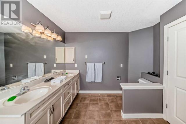 227 Everglade Circle Sw, House detached with 3 bedrooms, 3 bathrooms and 4 parking in Calgary AB | Image 29