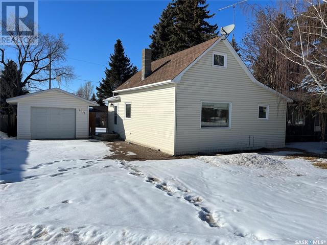 317 1st Avenue, House detached with 3 bedrooms, 1 bathrooms and null parking in Lake Lenore SK | Image 2