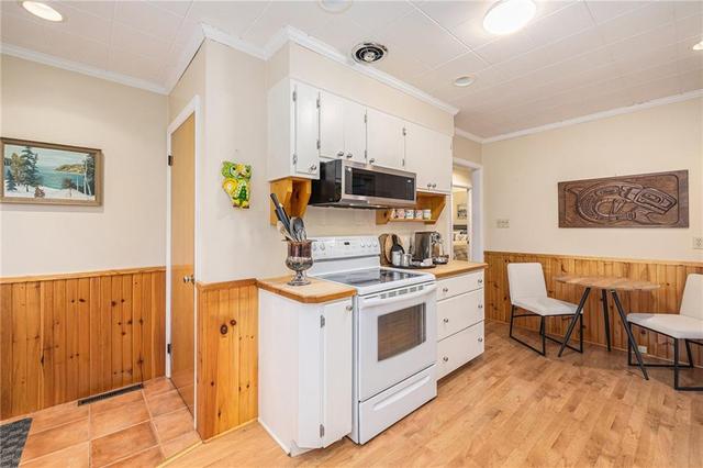 35 Brock Street S, House detached with 2 bedrooms, 2 bathrooms and 3 parking in Perth ON | Image 15