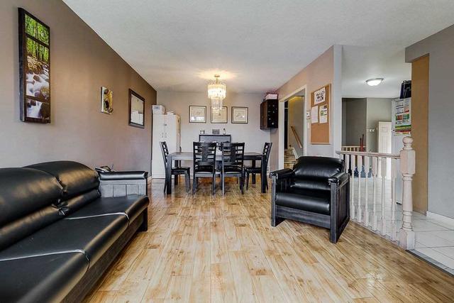 75 Cartier Cres, House attached with 3 bedrooms, 2 bathrooms and 5 parking in Hamilton ON | Image 10
