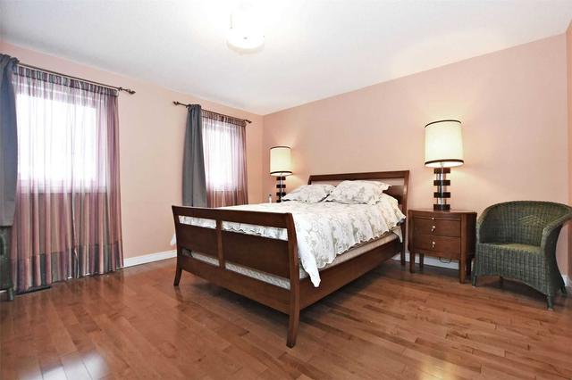 cres - 47 Colonial Cres, House detached with 3 bedrooms, 4 bathrooms and 6 parking in Richmond Hill ON | Image 14