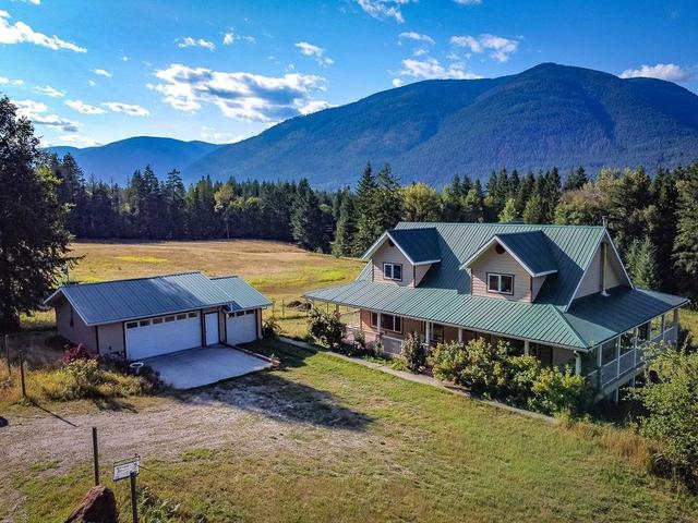 6291 Mill Creek Road, House detached with 4 bedrooms, 3 bathrooms and 10 parking in Central Kootenay E BC | Image 1