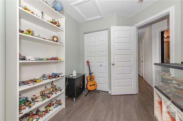 122 St Malo Place, Townhouse with 3 bedrooms, 3 bathrooms and 3 parking in Russell ON | Image 19