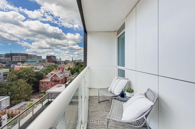 615 - 80 Vanauley St, Condo with 2 bedrooms, 3 bathrooms and 1 parking in Toronto ON | Image 3