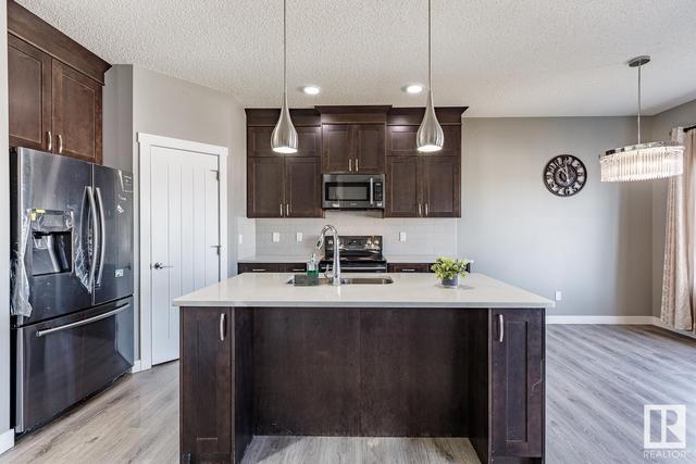 2444 17 Av Nw, House semidetached with 4 bedrooms, 3 bathrooms and null parking in Edmonton AB | Image 10