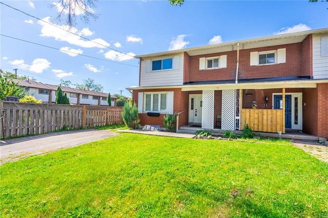 9 Dianne Court, House semidetached with 3 bedrooms, 1 bathrooms and 2 parking in Hamilton ON | Image 3
