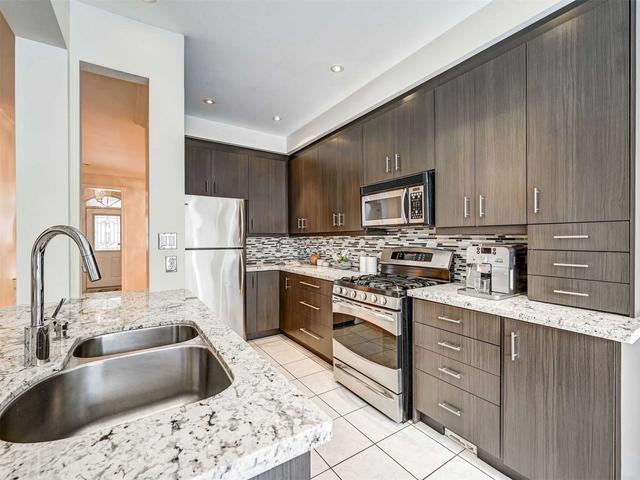 54 Bullrush Ave, House detached with 3 bedrooms, 3 bathrooms and 4 parking in Vaughan ON | Image 5