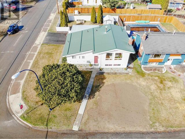 1351 Picard Avenue, House detached with 2 bedrooms, 3 bathrooms and null parking in Quesnel BC | Image 3