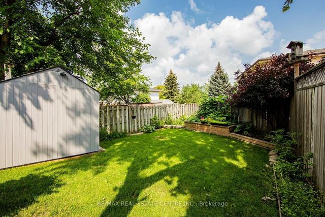 8 Marcon Crt, House semidetached with 3 bedrooms, 2 bathrooms and 4 parking in Kitchener ON | Image 33