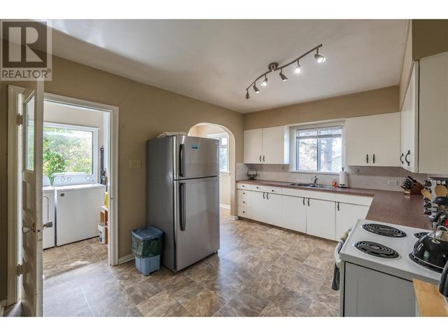105 Spruce Road, House detached with 4 bedrooms, 3 bathrooms and null parking in Penticton BC | Image 60