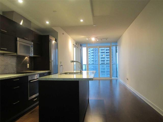 1207 - 90 Park Lawn Rd, Condo with 2 bedrooms, 2 bathrooms and 1 parking in Toronto ON | Image 4