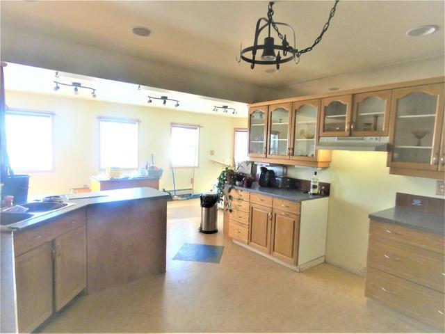 10403 13 Street, House detached with 4 bedrooms, 2 bathrooms and 1 parking in Dawson Creek BC | Image 4
