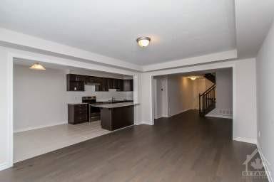 356 Rouncey Road, Townhouse with 3 bedrooms, 3 bathrooms and 3 parking in Ottawa ON | Image 11