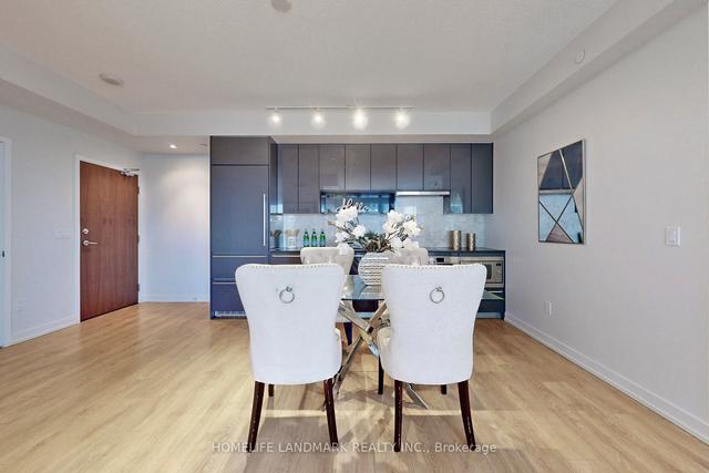 1111 - 115 Mcmahon Dr, Condo with 3 bedrooms, 2 bathrooms and 1 parking in Toronto ON | Image 5