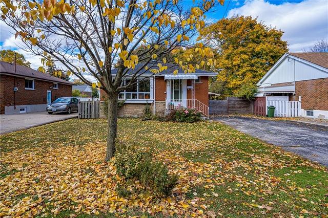 164 West 19th Street, House detached with 2 bedrooms, 1 bathrooms and 3 parking in Hamilton ON | Image 2