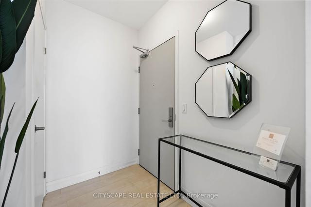 2202 - 30 Gibbs Rd, Condo with 1 bedrooms, 1 bathrooms and 1 parking in Toronto ON | Image 1