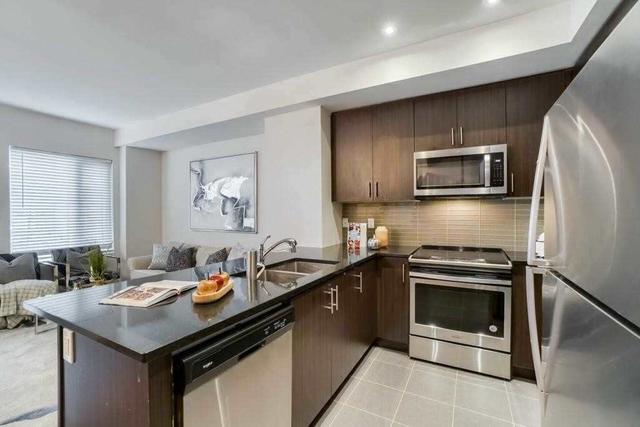 36 - 22 Applewood Lane, Townhouse with 3 bedrooms, 3 bathrooms and 2 parking in Toronto ON | Image 27