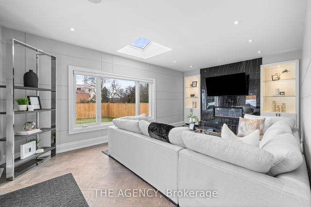 95 Risebrough Ave, House detached with 4 bedrooms, 4 bathrooms and 10 parking in Toronto ON | Image 38