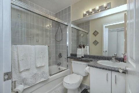 405 - 11121 Yonge St, Condo with 2 bedrooms, 2 bathrooms and 1 parking in Richmond Hill ON | Image 7