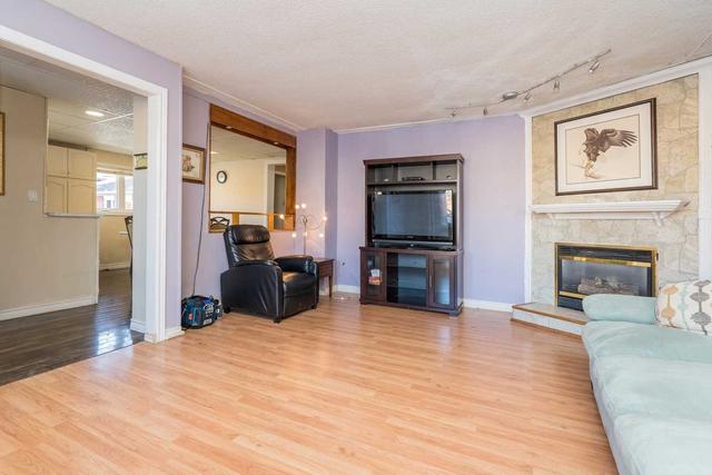 184 Churchill Rd N, House detached with 4 bedrooms, 2 bathrooms and 12 parking in Halton Hills ON | Image 3