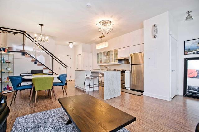 th03 - 29 Singer Crt, Townhouse with 2 bedrooms, 3 bathrooms and 2 parking in Toronto ON | Image 2