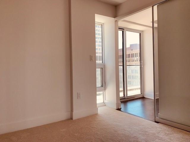 1107 - 955 Bay St, Condo with 2 bedrooms, 2 bathrooms and 1 parking in Toronto ON | Image 10