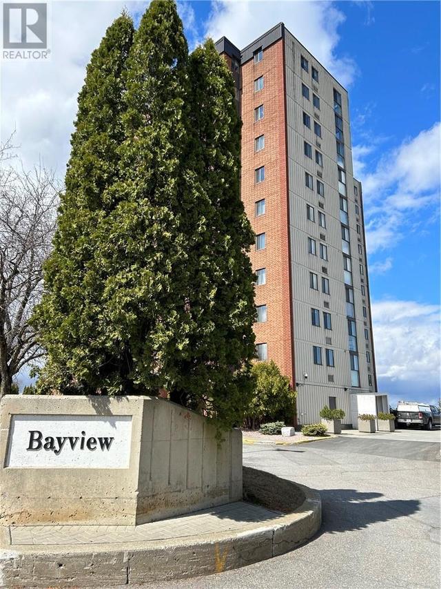 402 - 2000 Regent Street, Condo with 3 bedrooms, 2 bathrooms and null parking in Greater Sudbury ON | Image 2