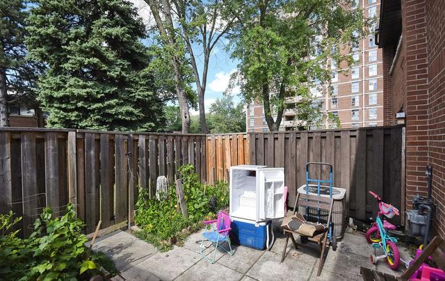 2 - 347 Driftwood Ave, Townhouse with 3 bedrooms, 2 bathrooms and 2 parking in Toronto ON | Image 16