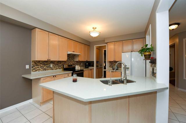 22 Binnery Dr, House detached with 4 bedrooms, 4 bathrooms and 7 parking in Brampton ON | Image 6