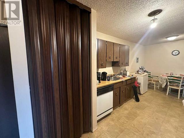 212, - 7801 98 Street, Condo with 2 bedrooms, 1 bathrooms and 1 parking in Peace River AB | Image 2