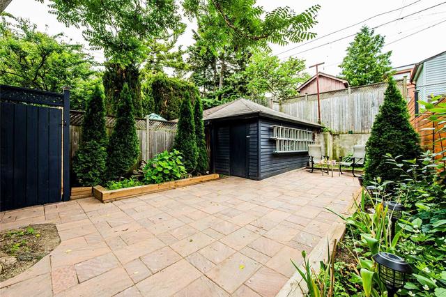 34 Roseneath Gdns, House semidetached with 3 bedrooms, 2 bathrooms and 1 parking in Toronto ON | Image 21