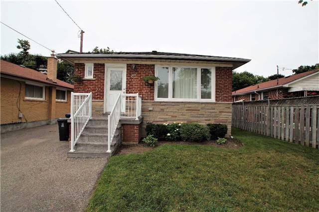 81 Tansley Ave, House detached with 3 bedrooms, 2 bathrooms and 3 parking in Toronto ON | Image 2