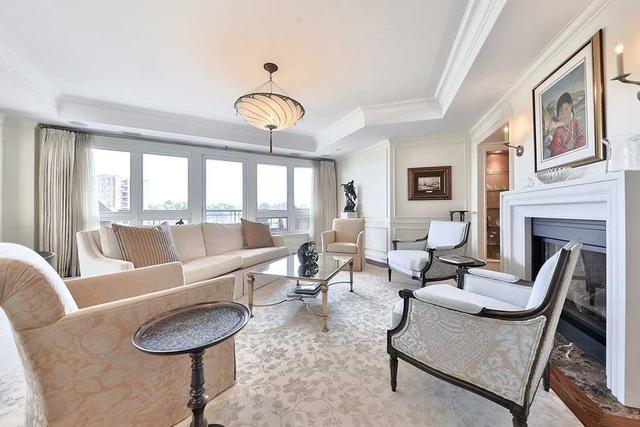 407 - 111 Forsythe St, Condo with 2 bedrooms, 3 bathrooms and 3 parking in Oakville ON | Image 3