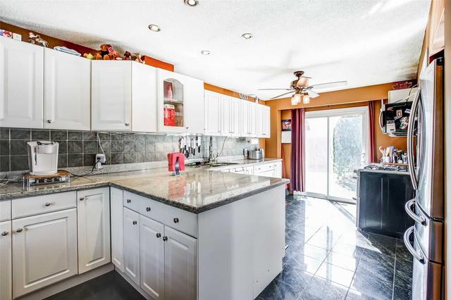 3046 Windwood Dr, House detached with 3 bedrooms, 4 bathrooms and 5 parking in Mississauga ON | Image 4