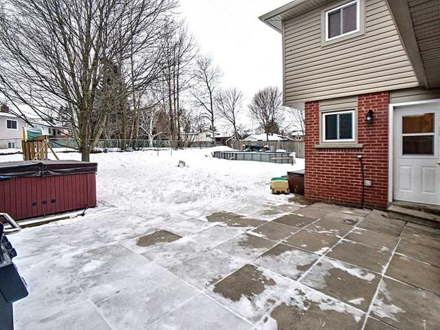 71 Avonmore Cres, House detached with 4 bedrooms, 2 bathrooms and 4 parking in Orangeville ON | Image 13