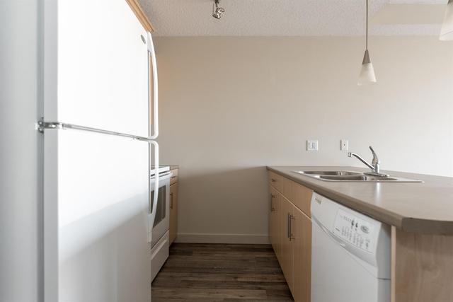 2401 - 135b Sandpiper Road, Condo with 1 bedrooms, 1 bathrooms and 1 parking in Wood Buffalo AB | Image 1