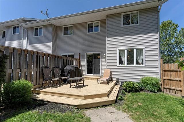 49 Summit Trail, Townhouse with 3 bedrooms, 2 bathrooms and 3 parking in Petawawa ON | Image 27