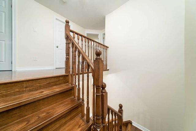 96 Wild Briar Way, Townhouse with 4 bedrooms, 3 bathrooms and 2 parking in Toronto ON | Image 7