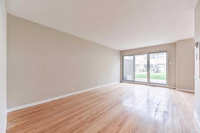 Th2 - 191 Rexleigh Dr, House attached with 3 bedrooms, 2 bathrooms and 1 parking in Toronto ON | Image 4
