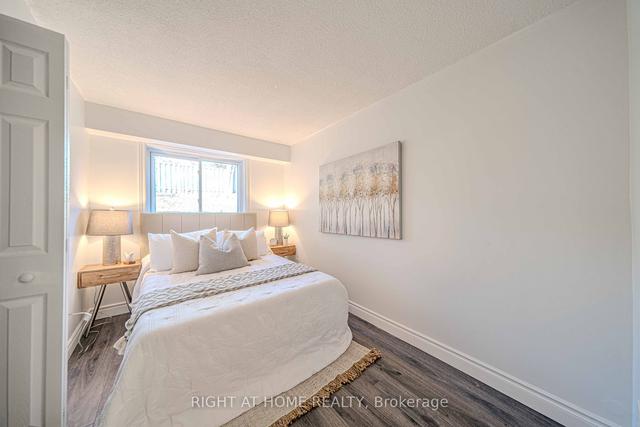 378 Daytona Crt, House semidetached with 4 bedrooms, 2 bathrooms and 4 parking in Oshawa ON | Image 14