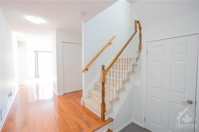66 Windeyer Crescent, Townhouse with 3 bedrooms, 3 bathrooms and 5 parking in Ottawa ON | Image 10