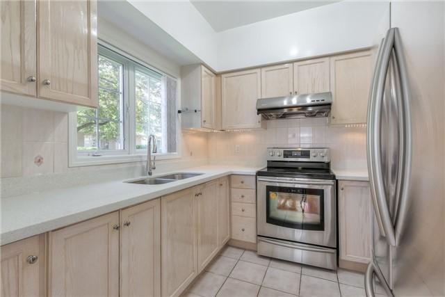 6 - 6 Cox Blvd, Townhouse with 4 bedrooms, 3 bathrooms and 2 parking in Markham ON | Image 5